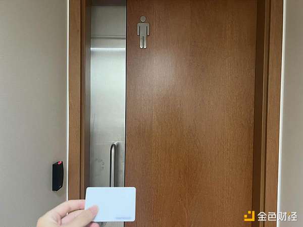 特朗普关税大棒落下，全球贸易或将陷入持久寒冬